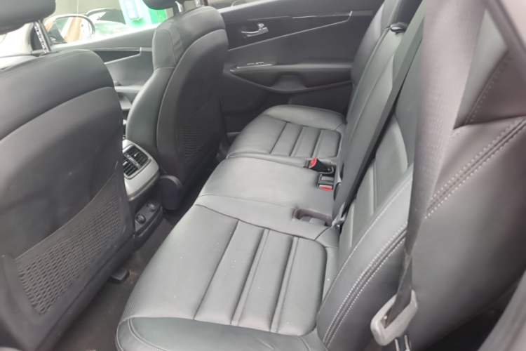Used Kia Sorento 2015 Sorento L 2.2T Diesel 4WD Elite Edition 7 Seats China IV Standard Left Rear Seat