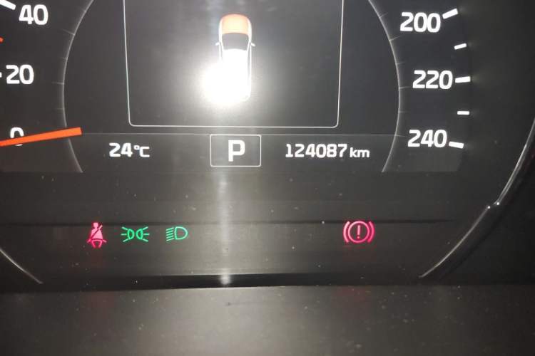 Used Kia Sorento 2015 Sorento L 2.4L Gasoline 4WD Elite Edition 5 Seats China V Emission Standard Odometer Close Up