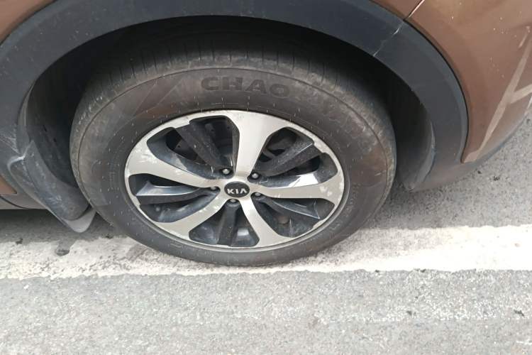 Used Kia Sorento 2015 Sorento L 2.2T Diesel 4WD Elite Edition 7 Seats China IV Standard Right Front Wheel Hub