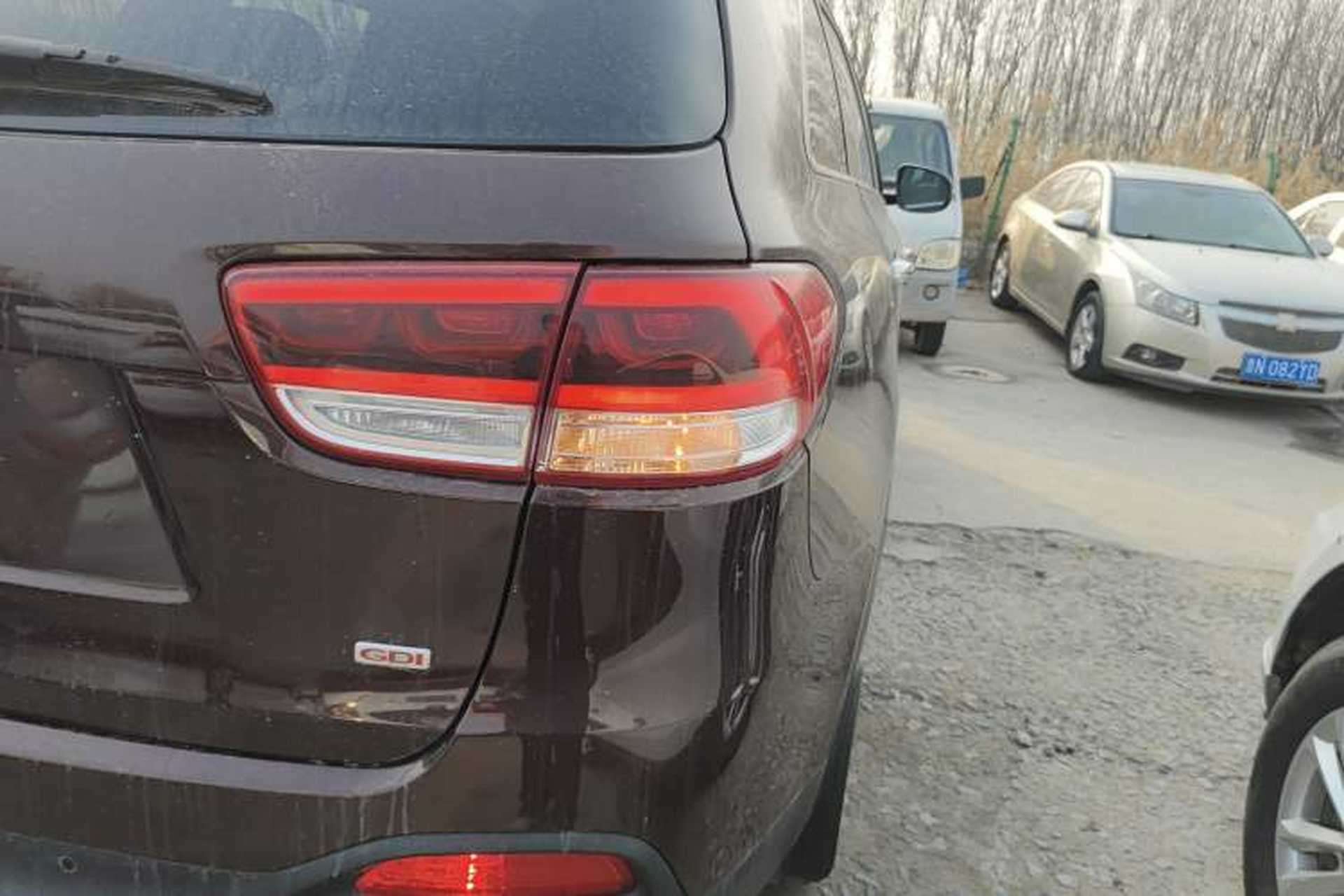 Used Kia Sorento 2015 Sorento L 2.4L Gasoline 4WD Elite Edition 5 Seats China V Emission Standard Right Rear Taillight