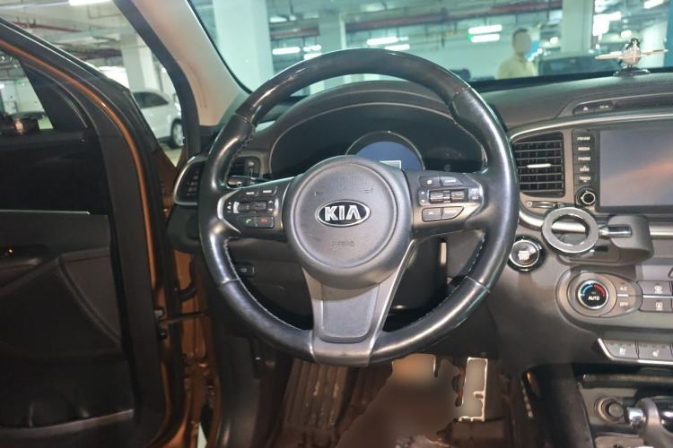 Used Kia Sorento 2015 Sorento L 2.2T Diesel 4WD Prestige Edition 7 Seats China IV Standard Steering Wheel