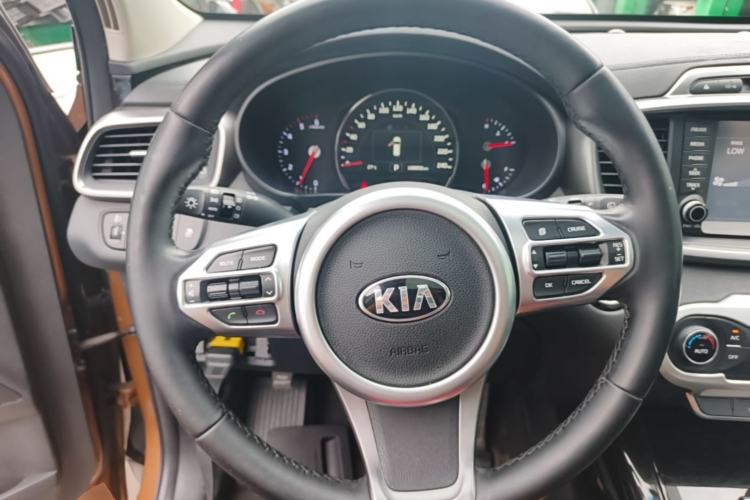 Used Kia Sorento 2015 Sorento L 2.2T Diesel 4WD Elite Edition 7 Seats China IV Standard Steering Wheel