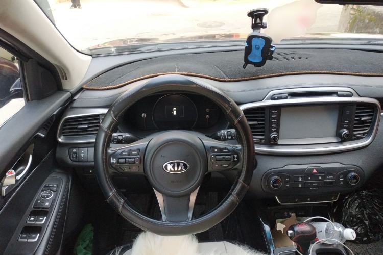 Used Kia Sorento 2015 Sorento L 2.2T Diesel 4WD Elite Edition 7 Seats China IV Standard Steering Wheel