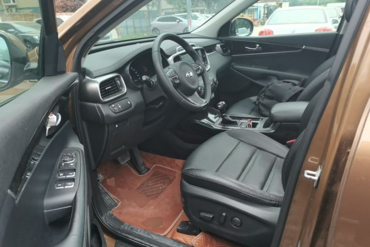 Used Kia Sorento 2015 Sorento L 2.2T Diesel 4WD Elite Edition 7 Seats China IV Standard Driver Seat