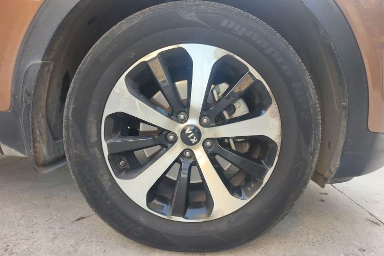 Used Kia Sorento 2015 Sorento L 2.4L Gasoline 4WD Elite Edition 5 Seats China IV Standard Right Front Wheel Hub
