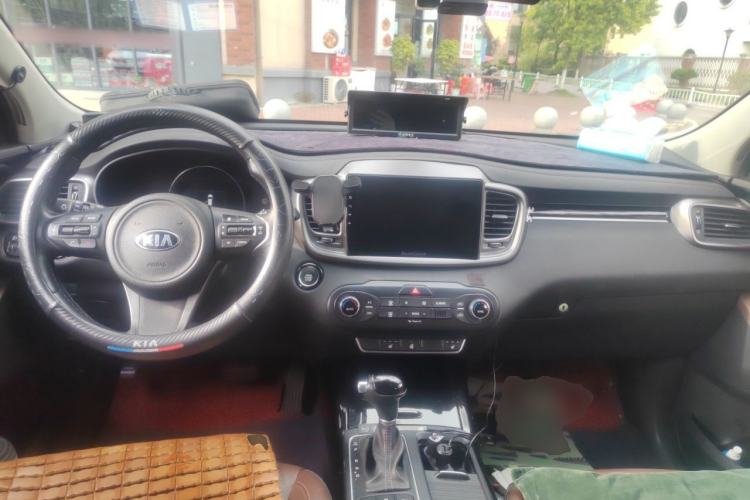 Used Kia Sorento 2015 Sorento L 2.4L Gasoline 4WD Elite Edition 5 Seats China IV Standard Center Console