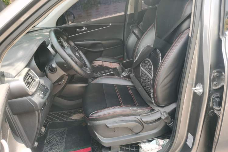 Used Kia Sorento 2015 Sorento L 2.4L Gasoline 4WD Sport Edition 5 Seats China IV Standard Left Front Seat