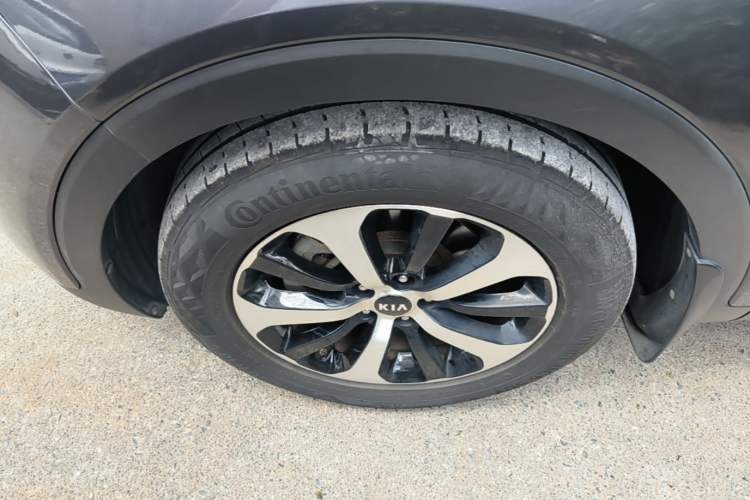 Used Kia Sorento 2015 Sorento L 2.4L Gasoline 4WD Elite Edition 7 Seats China IV Standard Left Front Wheel Hub