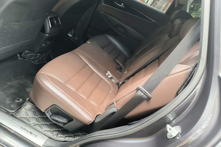 Used Kia Sorento 2015 Sorento L 2.4L Gasoline 4WD Elite Edition 7 Seats China IV Standard Left Rear Seat