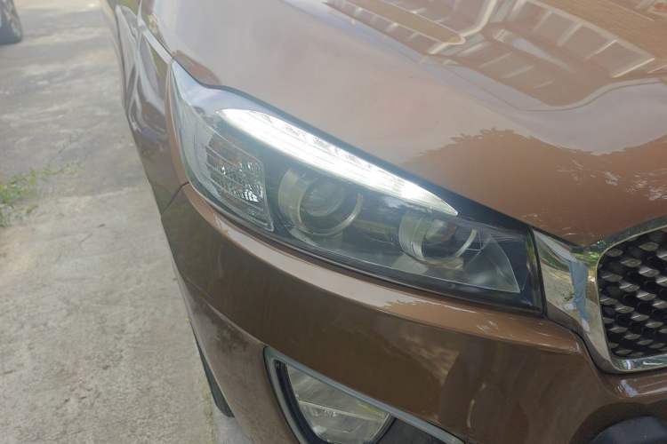 Used Kia Sorento 2015 Sorento L 2.2T Diesel 4WD Elite Edition 7 Seats China IV Standard Right Front Headlight