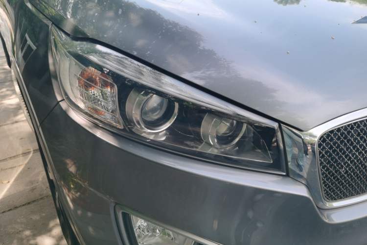 Used Kia Sorento 2015 Sorento L 2.4L Gasoline 4WD Sport Edition 5 Seats China IV Standard Right Front Headlight