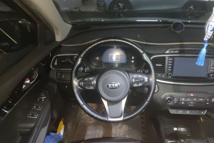 Used Kia Sorento 2015 Sorento L 2.4L Gasoline 4WD Elite Edition 7 Seats China V Emission Standard Steering Wheel