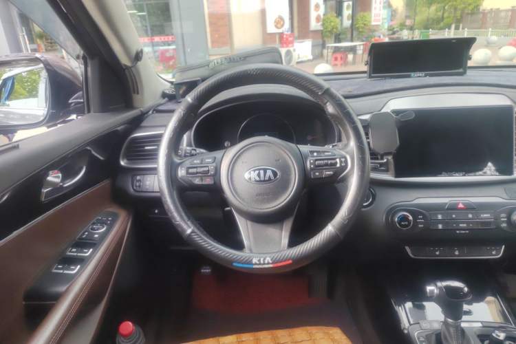 Used Kia Sorento 2015 Sorento L 2.4L Gasoline 4WD Elite Edition 5 Seats China IV Standard Steering Wheel