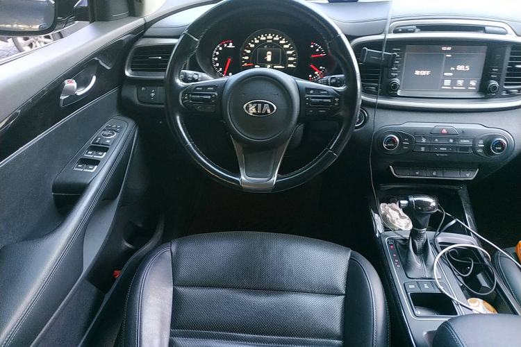 Used Kia Sorento 2015 Sorento L 2.4L Gasoline 4WD Elite Edition 7 Seats China IV Standard Steering Wheel