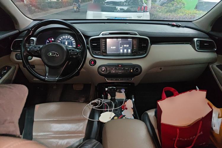 Used Kia Sorento 2015 Sorento L 2.2T Diesel 4WD Elite Edition 7 Seats China IV Standard Center Console