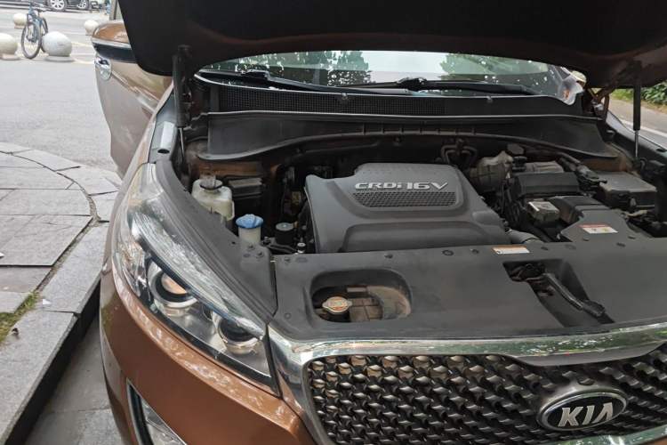 Used Kia Sorento 2015 Sorento L 2.2T Diesel 4WD Elite Edition 7 Seats China IV Standard Engine Bay Right
