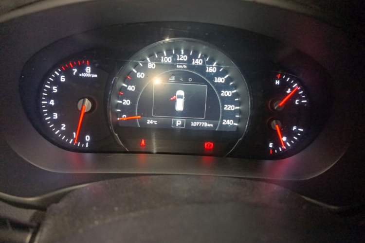 Used Kia Sorento 2015 Sorento L 2.4L Gasoline 4WD Prestige Edition 5 Seats China IV Standard Instrument Cluster