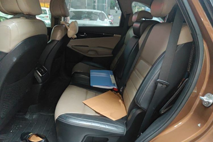 Used Kia Sorento 2015 Sorento L 2.2T Diesel 4WD Elite Edition 7 Seats China IV Standard Left Rear Seat