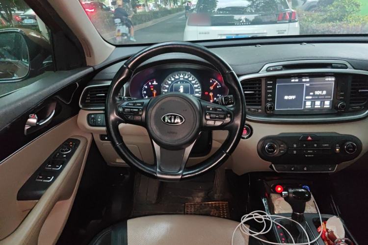 Used Kia Sorento 2015 Sorento L 2.2T Diesel 4WD Elite Edition 7 Seats China IV Standard Steering Wheel