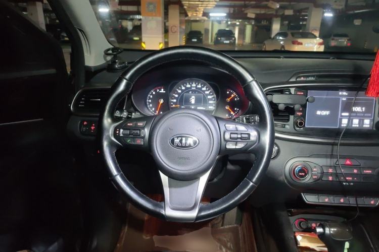 Used Kia Sorento 2015 Sorento L 2.4L Gasoline 4WD Elite Edition 7 Seats China V Emission Standard Steering Wheel