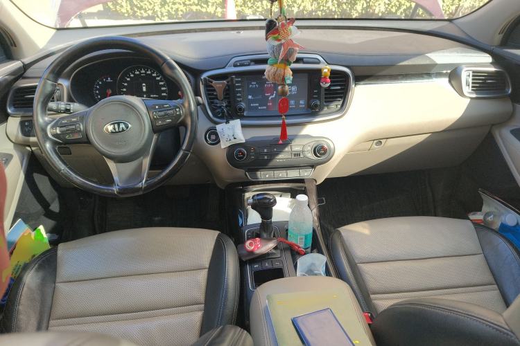 Used Kia Sorento 2015 Sorento L 2.4L Gasoline 4WD Elite Edition 7 Seats China V Emission Standard Center Console