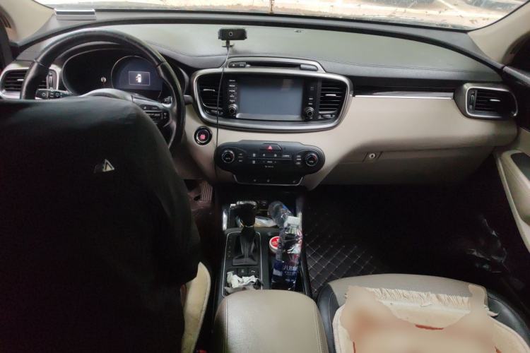Used Kia Sorento 2015 Sorento L 2.4L Gasoline 4WD Elite Edition 5 Seats China IV Standard Center Console