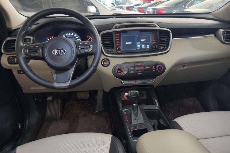 Used Kia Sorento 2015 Sorento L 2.0T Gasoline 4WD Elite Edition 7 Seats China IV Standard Center Console