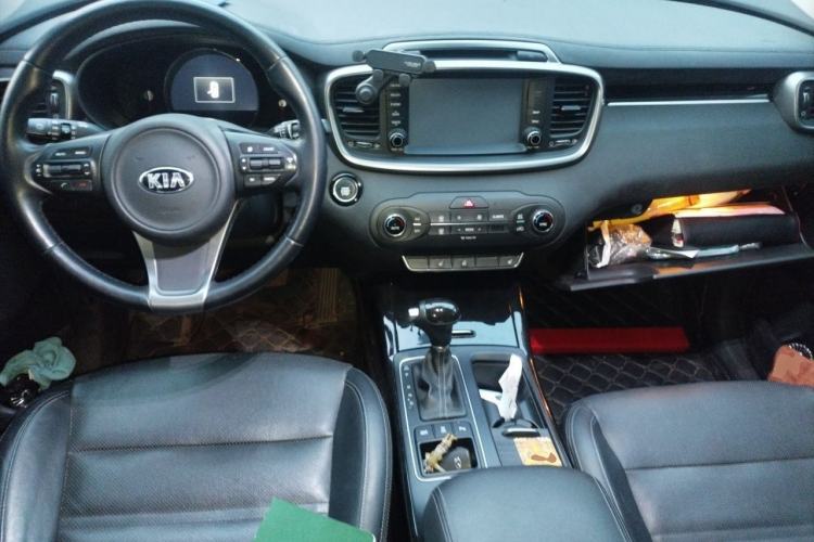Used Kia Sorento 2015 Sorento L 2.4L Gasoline 4WD Elite Edition 7 Seats China V Emission Standard Center Console