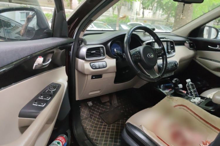 Used Kia Sorento 2015 Sorento L 2.4L Gasoline 4WD Elite Edition 5 Seats China IV Standard Driver Seat