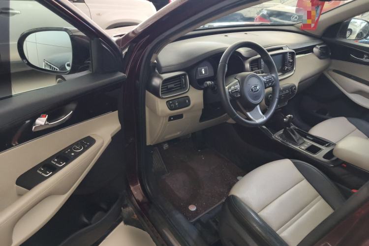 Used Kia Sorento 2015 Sorento L 2.0T Gasoline 4WD Elite Edition 7 Seats China IV Standard Driver Seat