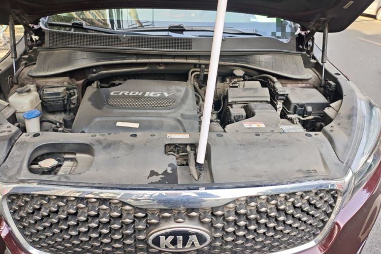 Used Kia Sorento 2015 Sorento L 2.2T Diesel 4WD Elite Edition 7 Seats China IV Standard Engine Bay