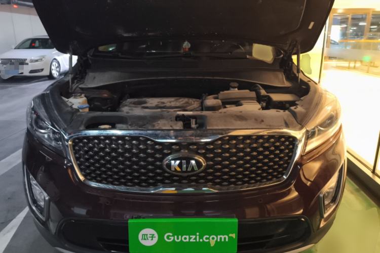 Used Kia Sorento 2015 Sorento L 2.4L Gasoline 4WD Elite Edition 5 Seats China V Emission Standard Engine Bay