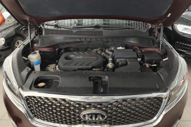 Used Kia Sorento 2015 Sorento L 2.0T Gasoline 4WD Elite Edition 7 Seats China IV Standard Engine Bay