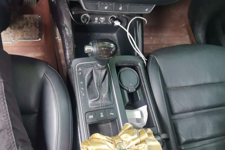 Used Kia Sorento 2015 Sorento L 2.2T Diesel 4WD Elite Edition 5 Seats China IV Standard Gear Lever
