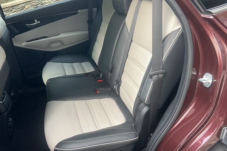 Used Kia Sorento 2015 Sorento L 2.4L Gasoline 4WD Elite Edition 5 Seats China IV Standard Interior 3
