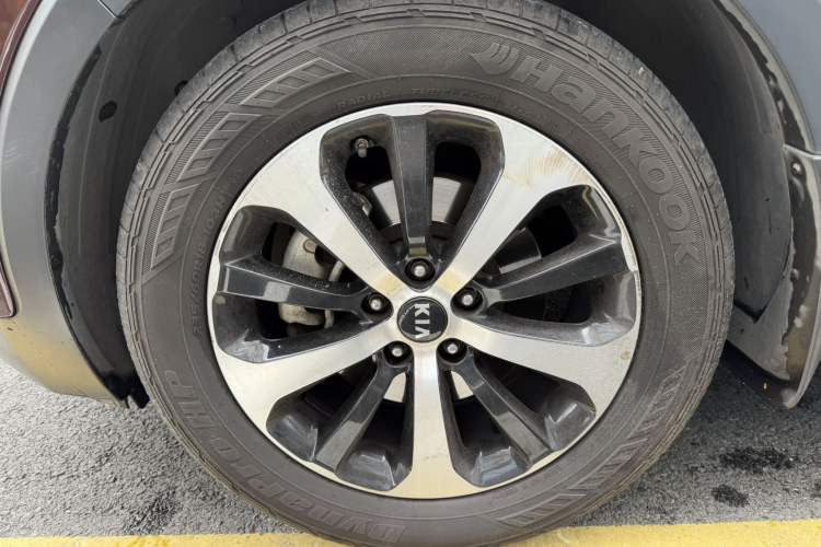 Used Kia Sorento 2015 Sorento L 2.4L Gasoline 4WD Elite Edition 7 Seats China V Emission Standard Left Front Wheel Hub