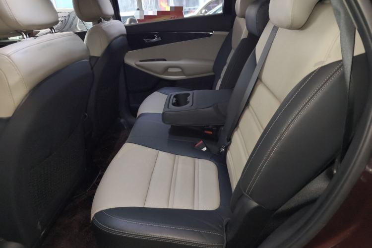 Used Kia Sorento 2015 Sorento L 2.0T Gasoline 4WD Elite Edition 7 Seats China IV Standard Left Rear Seat