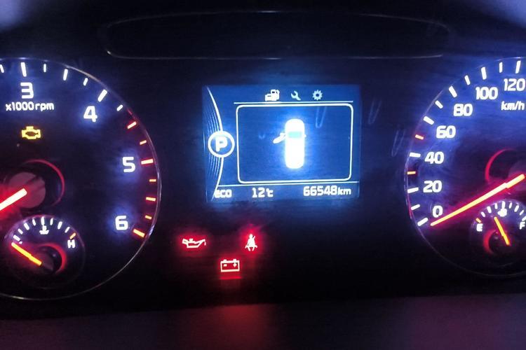 Used Kia Sorento 2015 Sorento L 2.2T Diesel 2WD Sport Edition 5-seater Odometer Close Up