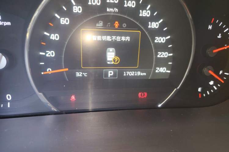 Used Kia Sorento 2015 Sorento L 2.2T Diesel 4WD Elite Edition 5 Seats China IV Standard Odometer Close Up