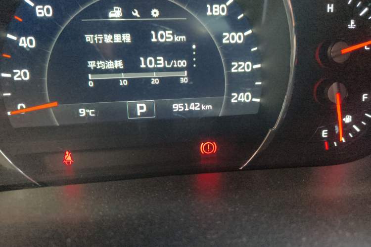 Used Kia Sorento 2015 Sorento L 2.4L Gasoline 4WD Elite Edition 7 Seats China V Emission Standard Odometer Close Up