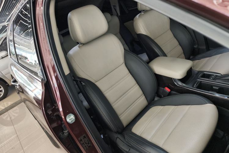 Used Kia Sorento 2015 Sorento L 2.0T Gasoline 4WD Elite Edition 7 Seats China IV Standard Right Front Seat