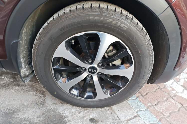 Used Kia Sorento 2015 Sorento L 2.4L Gasoline 4WD Elite Edition 7 Seats China IV Standard Right Front Wheel Hub