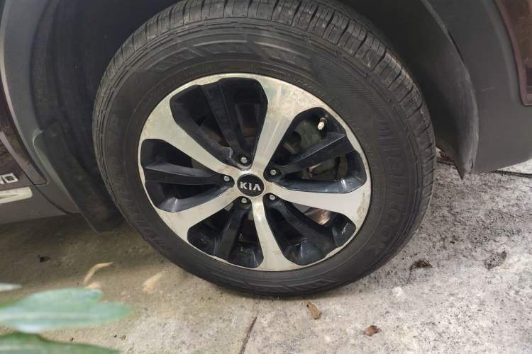 Used Kia Sorento 2015 Sorento L 2.2T Diesel 4WD Elite Edition 5 Seats China IV Standard Right Front Wheel Hub