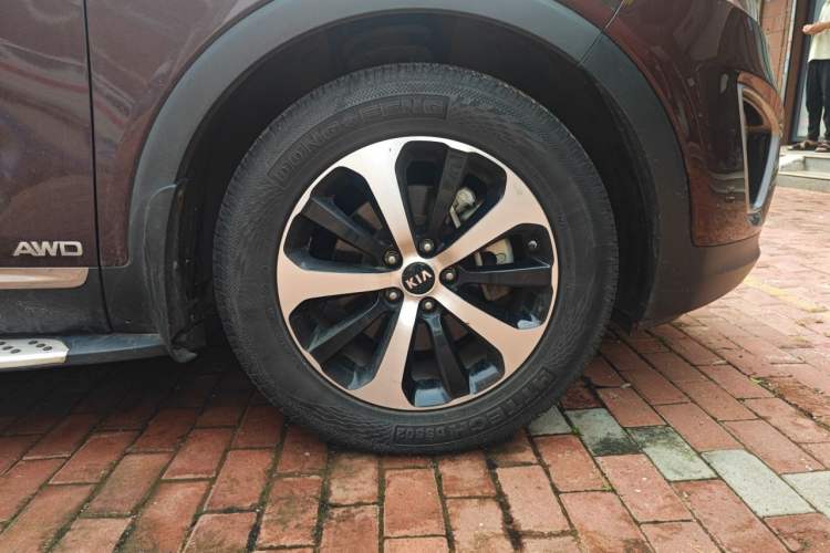 Used Kia Sorento 2015 Sorento L 2.4L Gasoline 4WD Elite Edition 5 Seats China IV Standard Right Front Wheel Hub