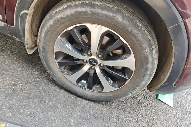 Used Kia Sorento 2015 Sorento L 2.2T Diesel 4WD Elite Edition 7 Seats China IV Standard Right Front Wheel Hub