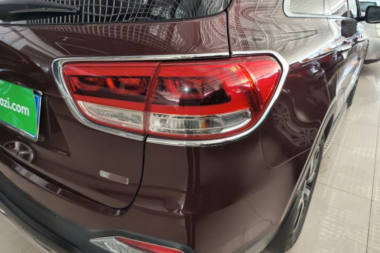 Used Kia Sorento 2015 Sorento L 2.0T Gasoline 4WD Elite Edition 7 Seats China IV Standard Right Rear Taillight