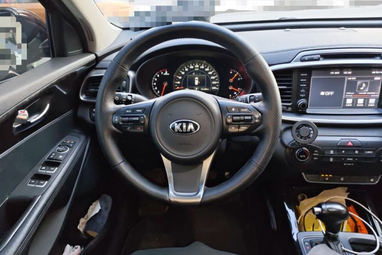 Used Kia Sorento 2015 Sorento L 2.4L Gasoline 4WD Elite Edition 7 Seats China IV Standard Steering Wheel