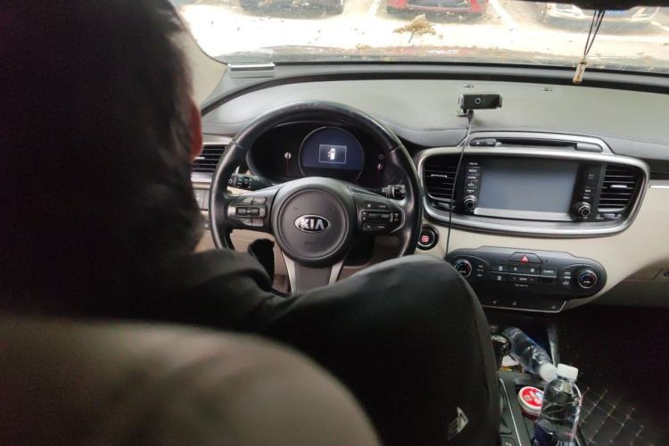 Used Kia Sorento 2015 Sorento L 2.4L Gasoline 4WD Elite Edition 5 Seats China IV Standard Steering Wheel