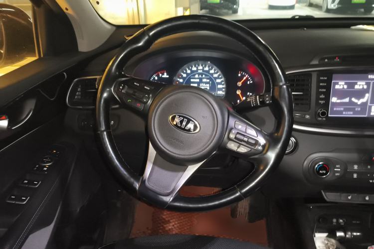 Used Kia Sorento 2015 Sorento L 2.4L Gasoline 4WD Elite Edition 5 Seats China V Emission Standard Steering Wheel