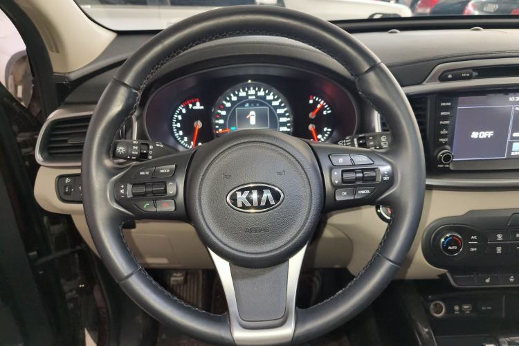 Used Kia Sorento 2015 Sorento L 2.0T Gasoline 4WD Elite Edition 7 Seats China IV Standard Steering Wheel